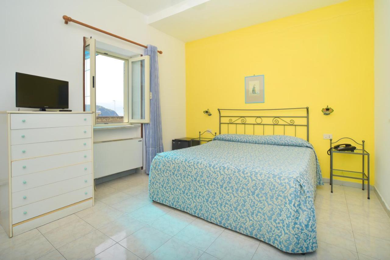 Hotel Celeste بروسيدا المظهر الخارجي الصورة