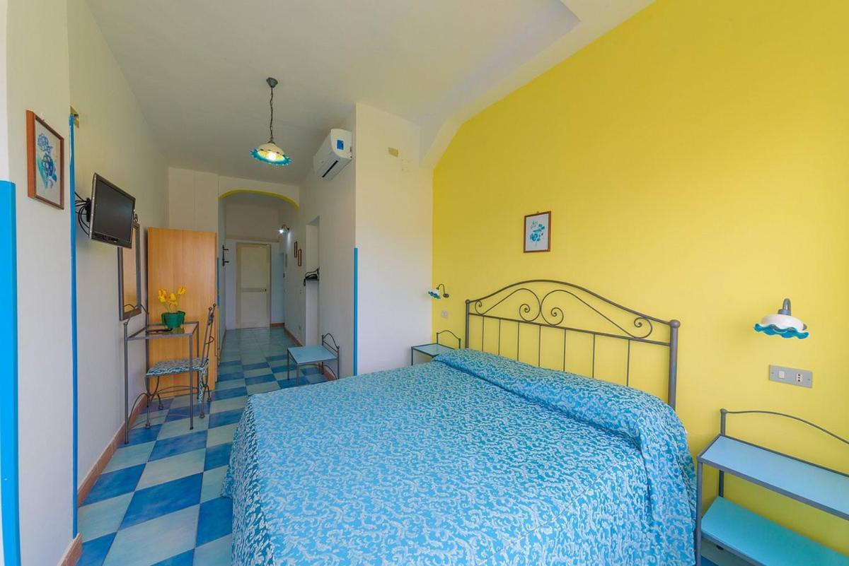 Hotel Celeste بروسيدا المظهر الخارجي الصورة