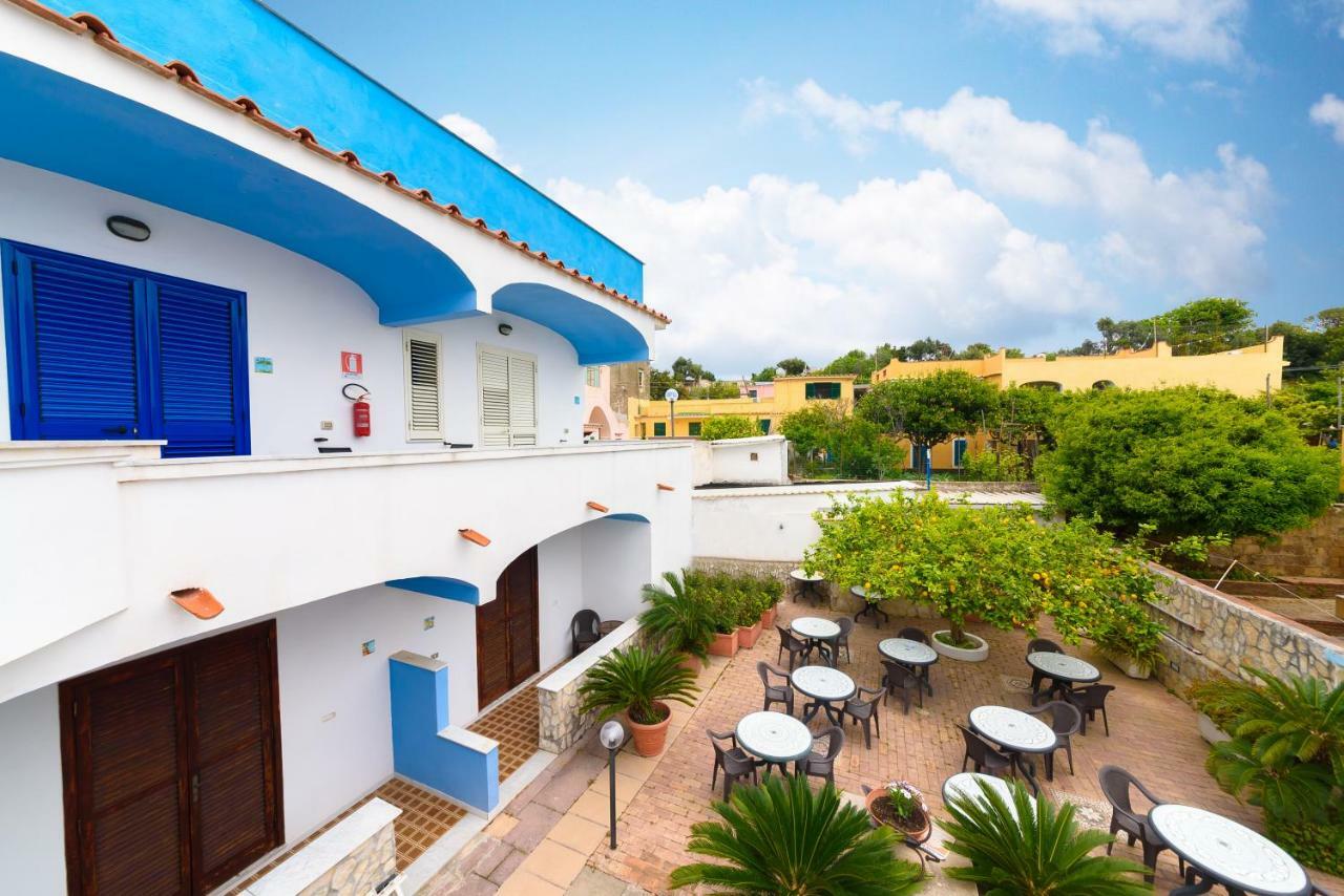 Hotel Celeste بروسيدا المظهر الخارجي الصورة